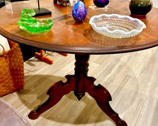 Antique tilt top table