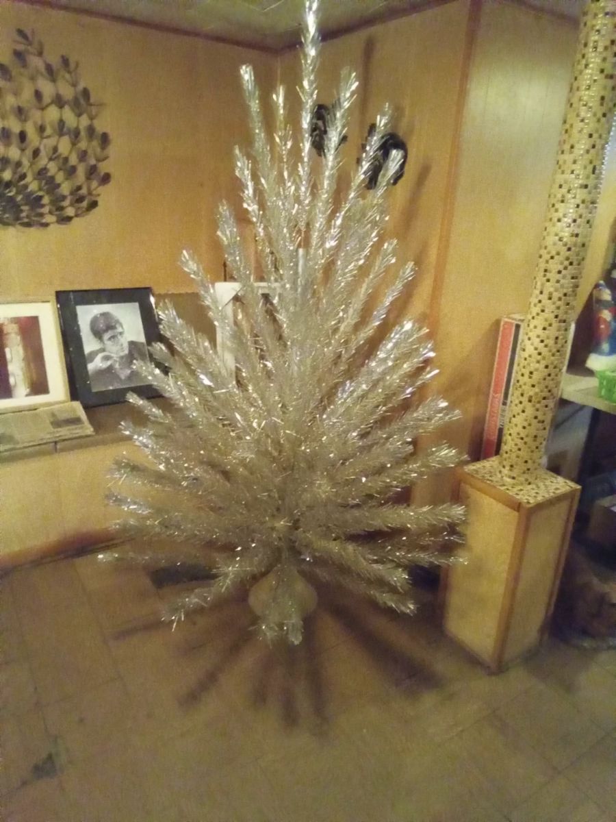 Vintage silver tinsel tree, excellent condition.