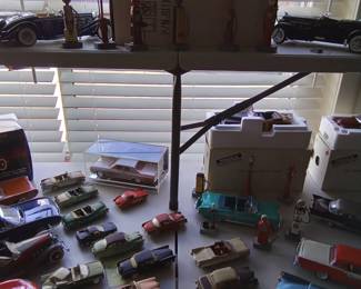 Concept car top middle in box sold