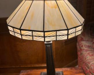 TIFFANY STYLE LAMP