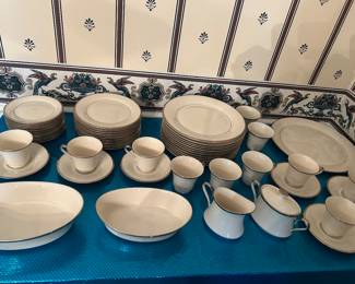 LENOX 'SOLITAIRE' CHINA
