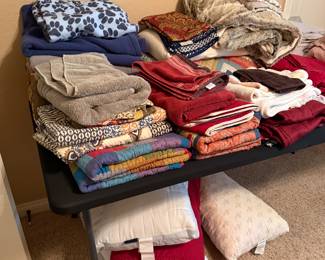 bedding/linens/pillows/towels