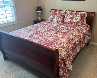 sleigh queen bed