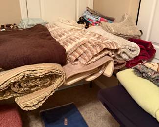 towels, linens, bedding, blankets, bath mats