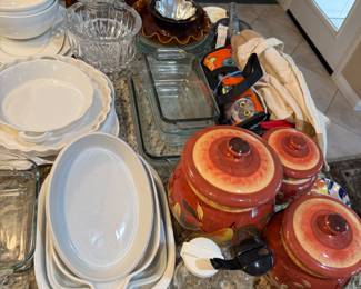 kitchenware storage containers, pyrex, baking dishes