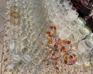 glasses (wine glasses, drinking glasses)