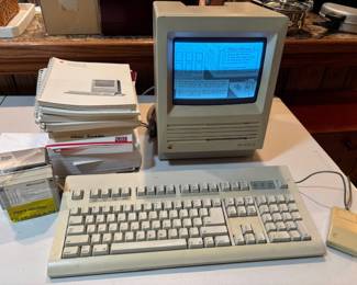 Vintage Macintosh SE