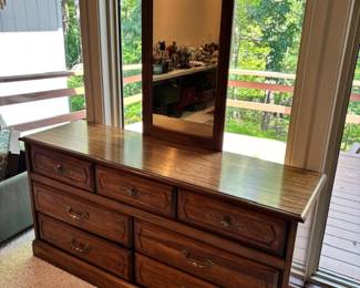 Dresser w/ Mirror