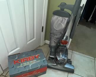 Great KIRBY VACUUM w/ attachments