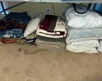 Comforters & pillows