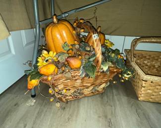 Fall basket arangement