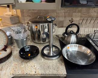 Stainless kitchenware