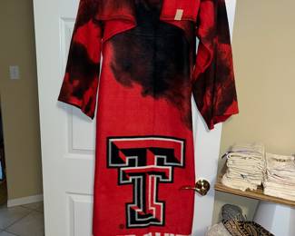 TEXAS TECH SNUGGIE! (Esther hung it backwards!)