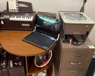 MAGNUS CHORD ORGAN, DELL LAPTOP & OVERHEAD PROJECTOR