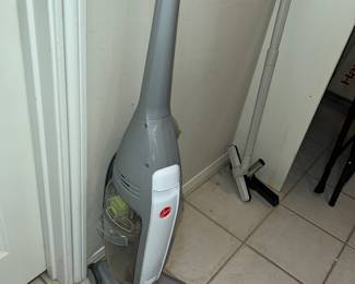 HOOVER CLEANER
