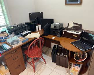 CORNER OFFICE DESK