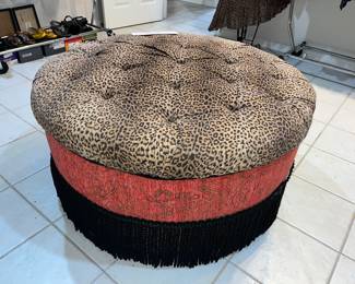 TRENDY LEOPARD PRINT SEAT