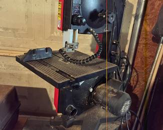 BAND SAW