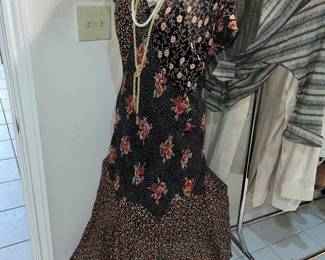 FABULOUS DRESS & HAT!