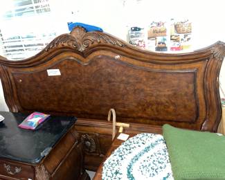 KING-SIZE BED