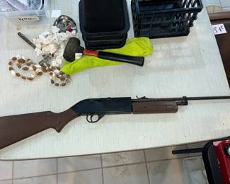 CROSMAN 760 PUMPMASTER BB / PELLET RIFLE
