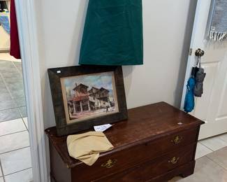 VINTAGE FOOT-CHEST