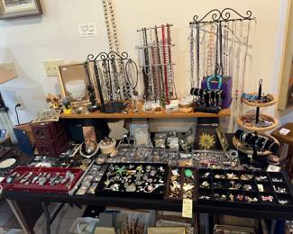 JEWELRY TABLE!