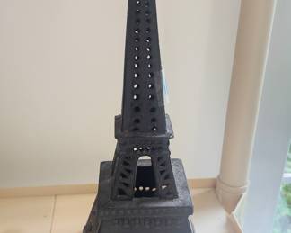Eiffel Tower candle holder
