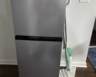 Mini fridge-works great!