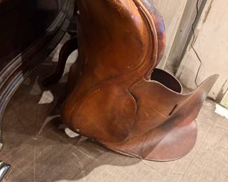 Saddle