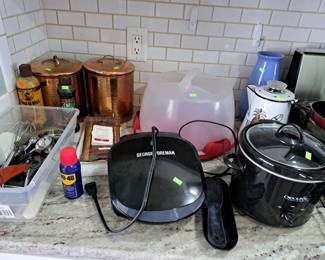 ELECTRIC APPLIANCES, CAKE SAVER, UTENSILS, COPPER DECANTERS