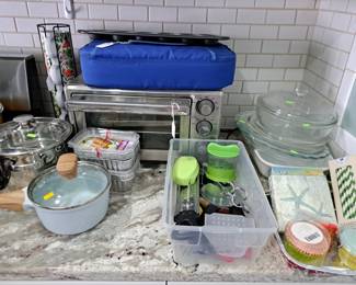 TOASTER OVER, COOKWARE, GLASS PYREX, INSULATED BAG WITH BAKING DISH, NAPKINS, MUFFIN CUPS AND MORE