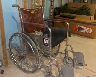 Manual foldable wheelchair 