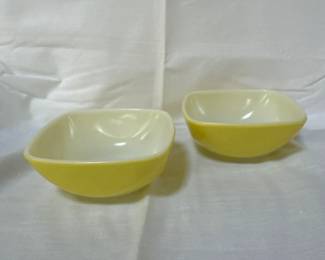 Pyrex #410 12oz. yellow square bowls 