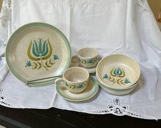 vintage Franciscan Tulip Time Dinner set