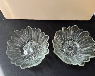Indiana Glass Co. Sunflower Lily Pons Clear Line pattern 7" bowls 