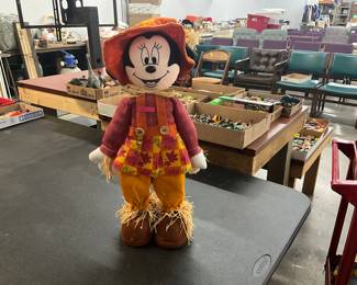 Disney Minnie Mouse Harvest Scarecrow