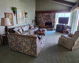 Vintage furniture, lamps and art