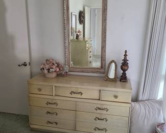 Vintage mid century dresser
