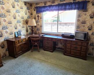Vintage Thomasville corner desk and dresser set