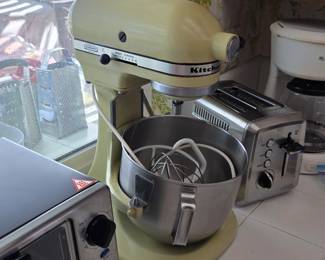 Kitchen Aid stand mixer