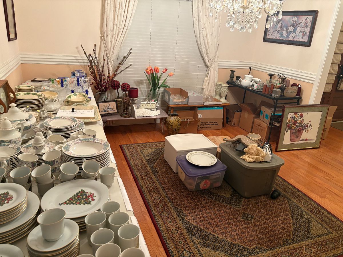 home decor, Christmas china, full dish sets, lots of home decor, candles, Christmas decorations, artwork