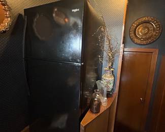 Black fidge - ice maker does not work