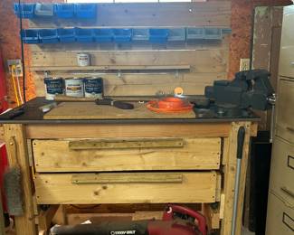 Rolling work bench