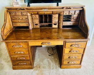 How can you not be successful with this desk? I've lost count of the drawers already.