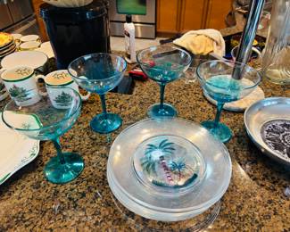 Palm tree plates.  How original.