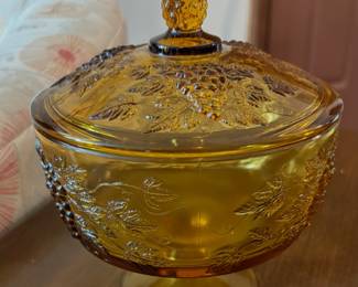 Vintage L.E. Smith Glass Co. USA Amber Colonial Grape & Leaves Lidded Compote Bowl