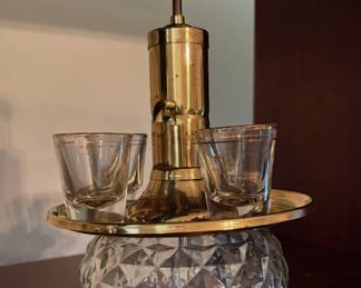 Vintage PARK SHERMAN Merry-Go-Round Brass-Glass LIQUOR Pump DISPENSER Barware with 3 shot glasses