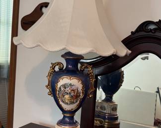 Vintage GEORGE and MARTHA WASHINGTON Porcelain Table Lamp w/ Gold Trim and Shade