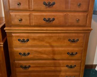SUMTER Maple Chest